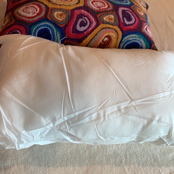 Indoor/ Outdoor Pillows - Set of 2 - Picture 8 of 9